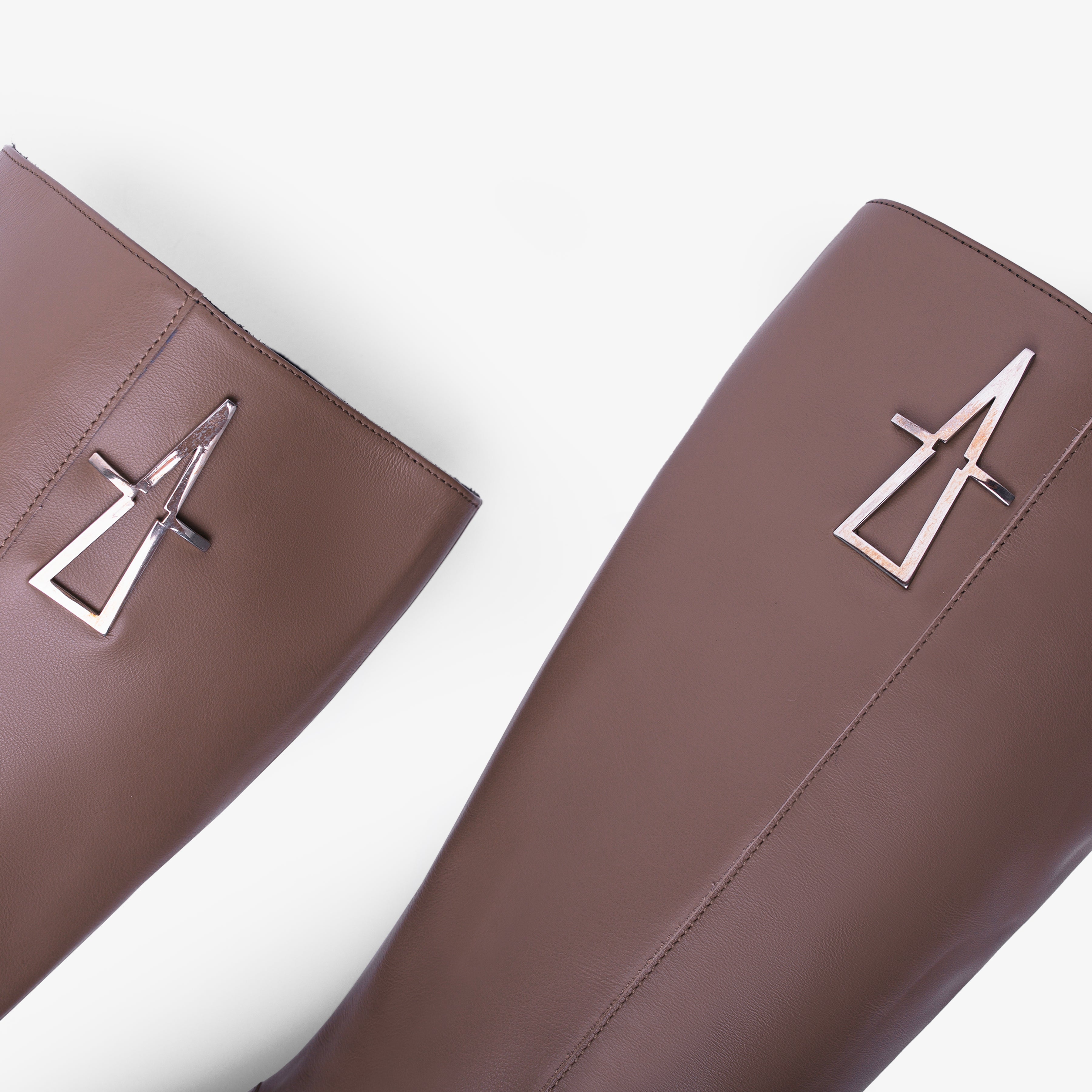 Knee Boots Sarah Maier