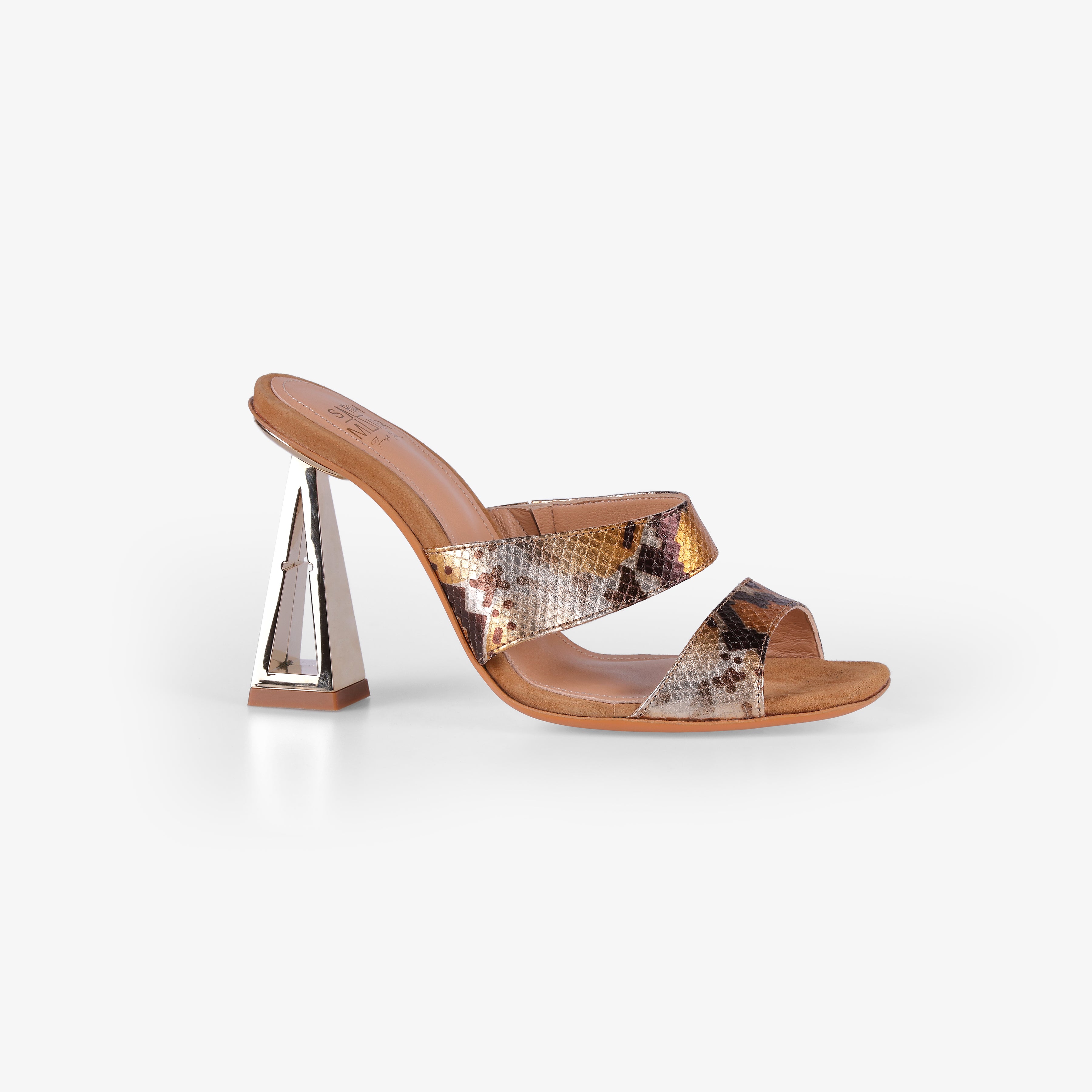 Milan 01 Camel Sarah Maier