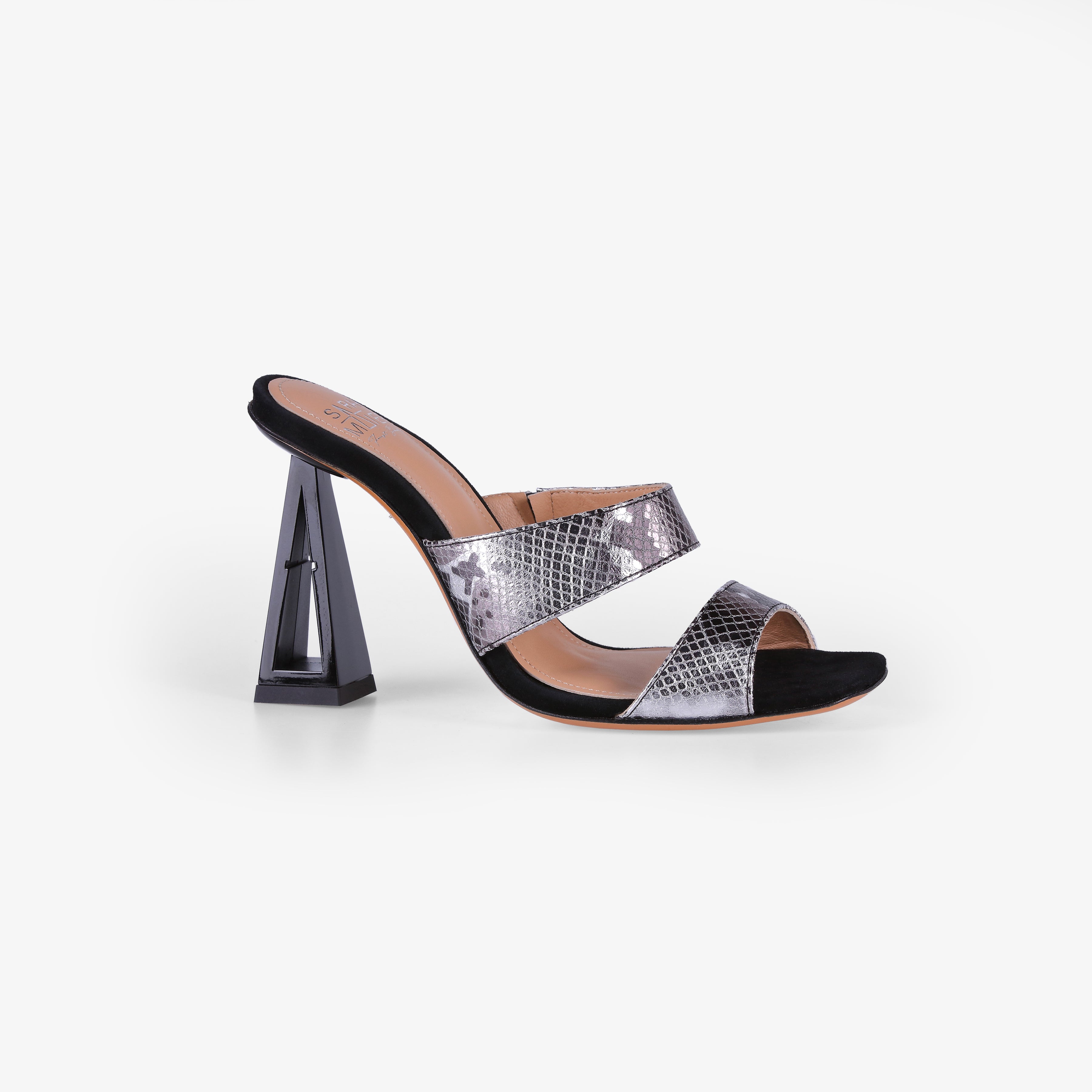 Milan 01 Black Sarah Maier