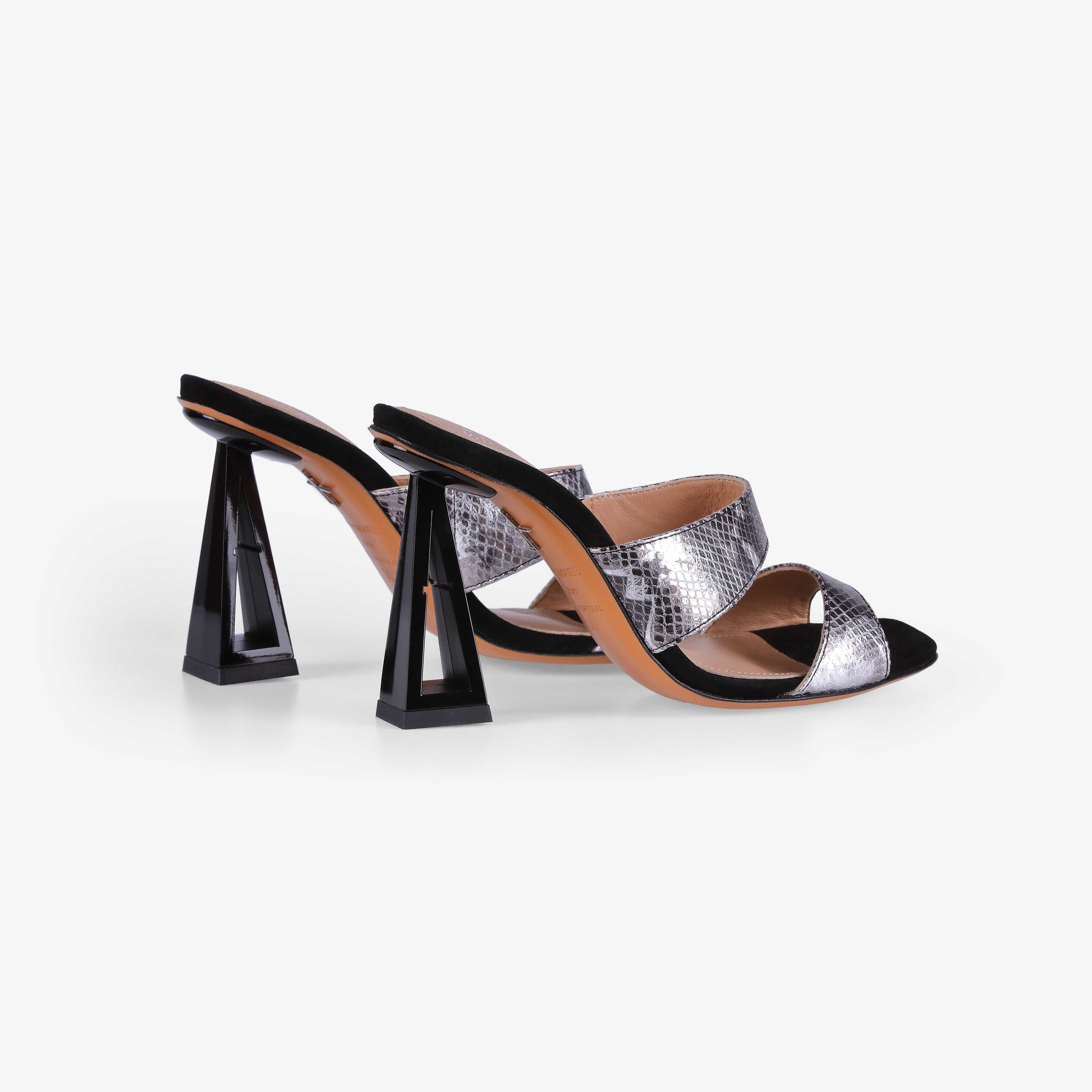 Milan 01 Black Sarah Maier