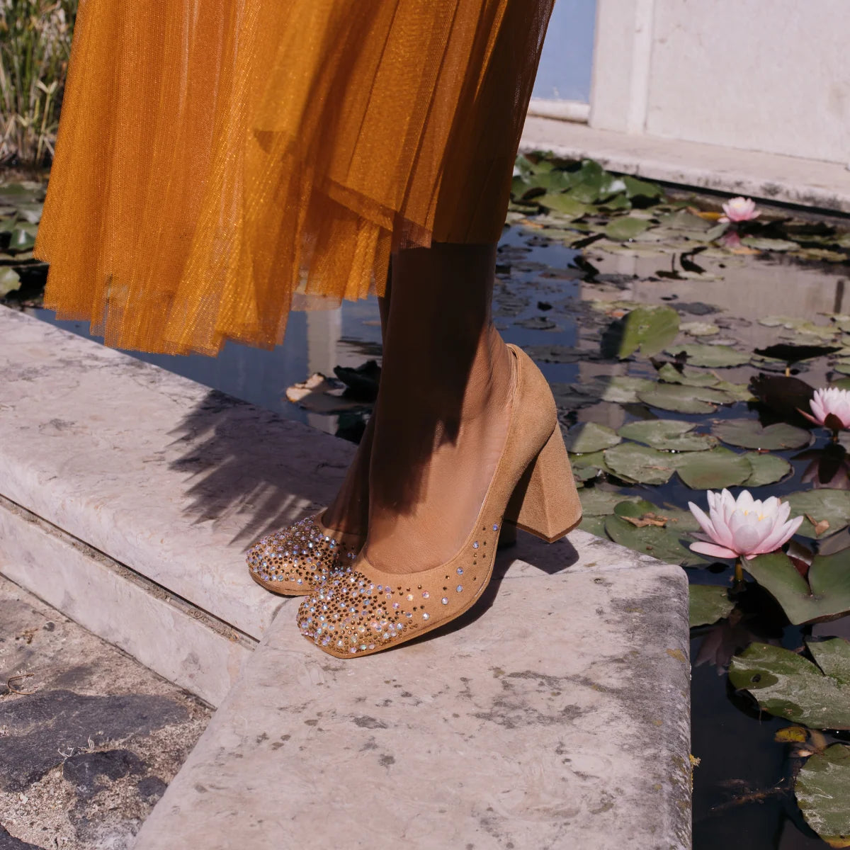 Sarah Maier pumps editorial